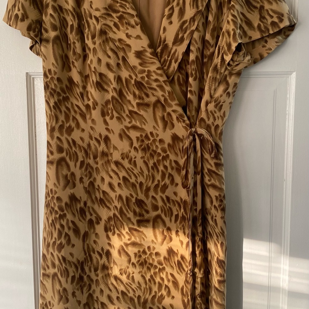 Dana Buchman Brown Tan 100 % silk Wrap Knee-length Dress